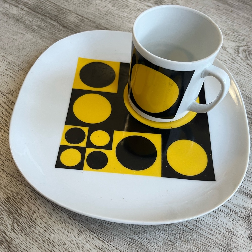 MCM 1960’s Mod yellow/black ceramic plate and matching mug